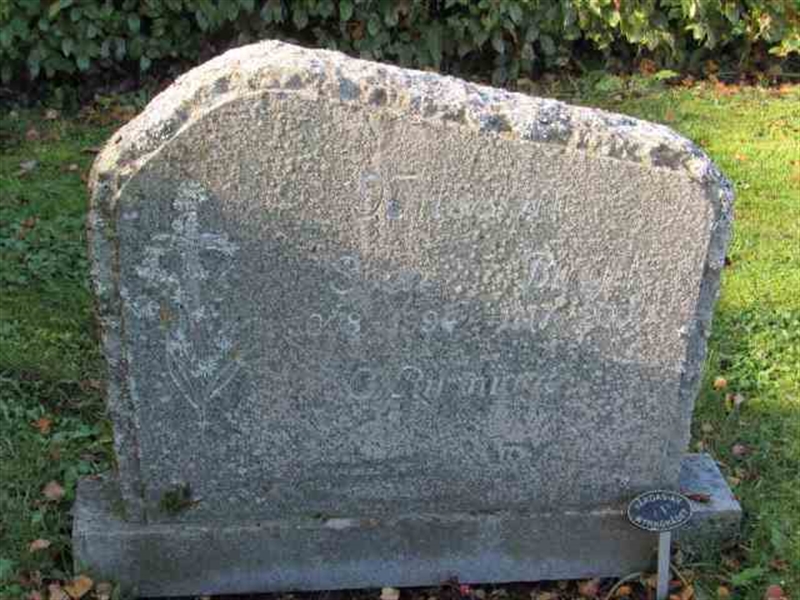 Grave number: 2 NO 03   120-121