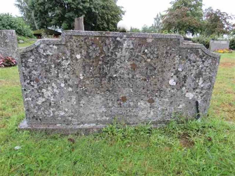 Grave number: 1 2    76-78