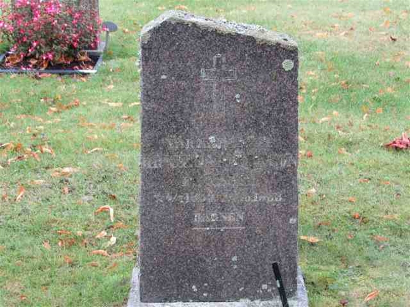 Grave number: 1 7   102