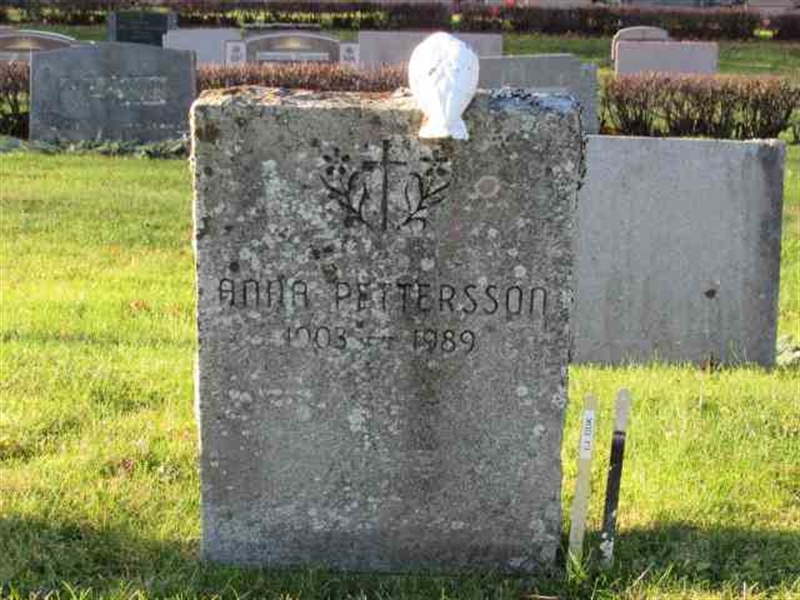 Grave number: 2 NO 09   331