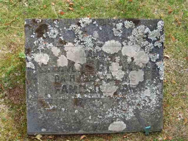 Grave number: 1 4    10-12