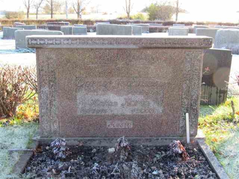 Grave number: 2 NO 06   207-208