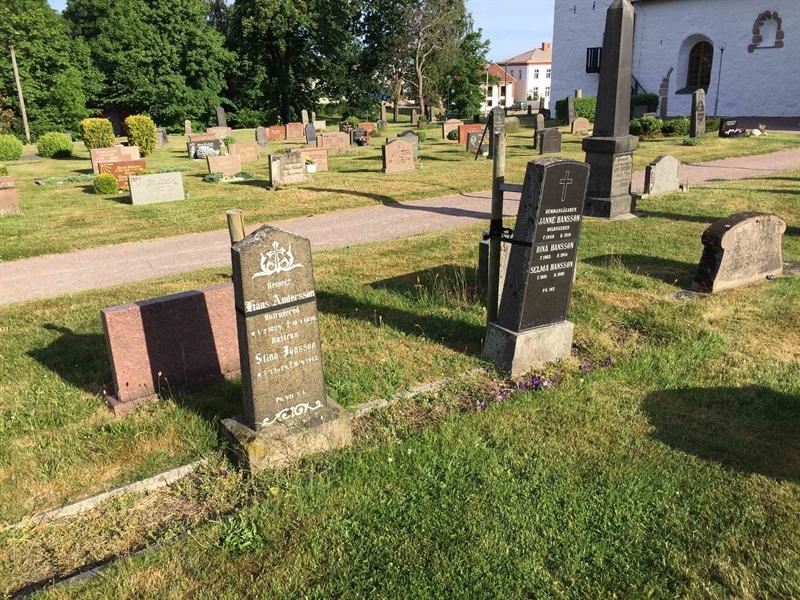 Grave number: ÖKK 6    20, 21