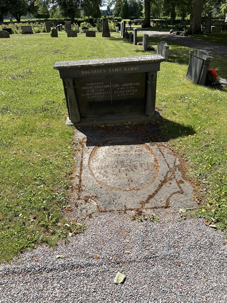 Grave number: 2 G  739-740