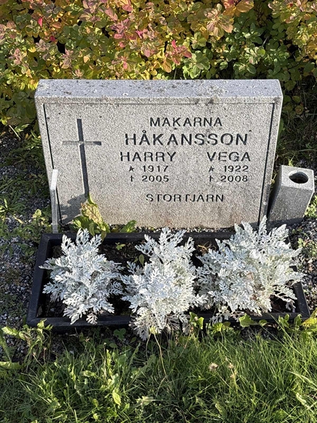 Grave number: 4 N ND   369