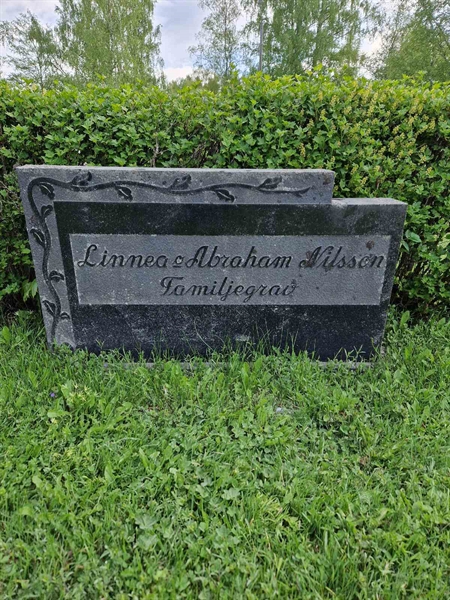 Grave number: 2 14 1743, 1744