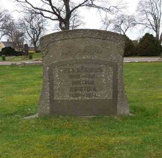 Grave number: SN G    18