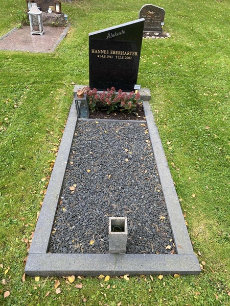 Hautatunnus: 2 C   583-584