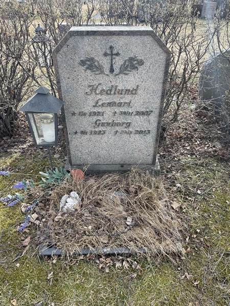 Grave number: 1 P2 70