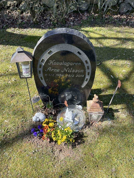 Grave number: Ä N J     7