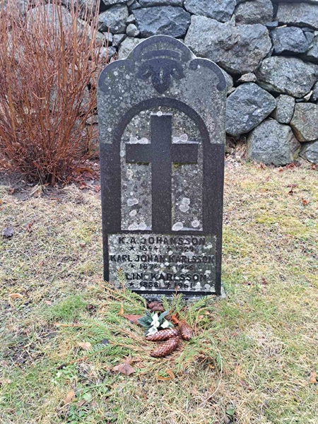 Grave number: KG E  2002, 2003
