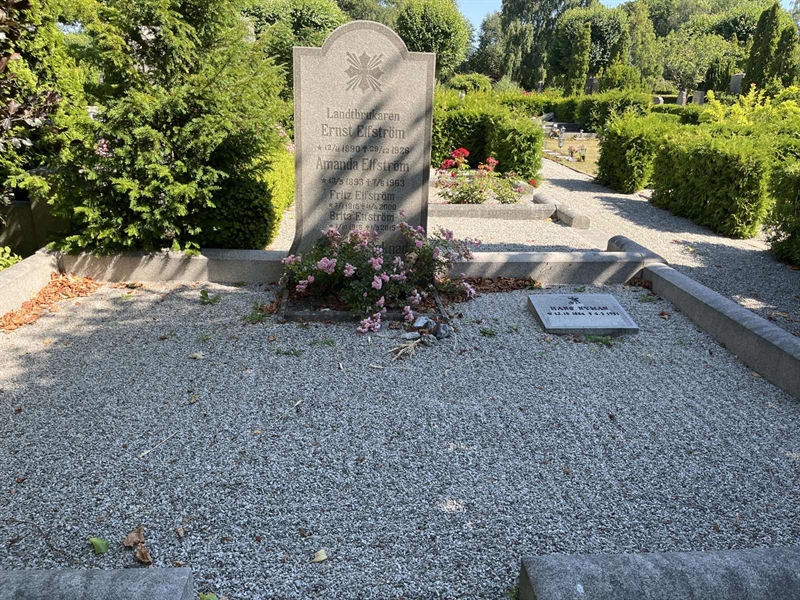 Grave number: NK V    28