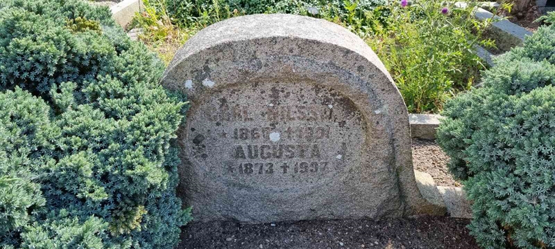 Grave number: SK 1 03  329, 330