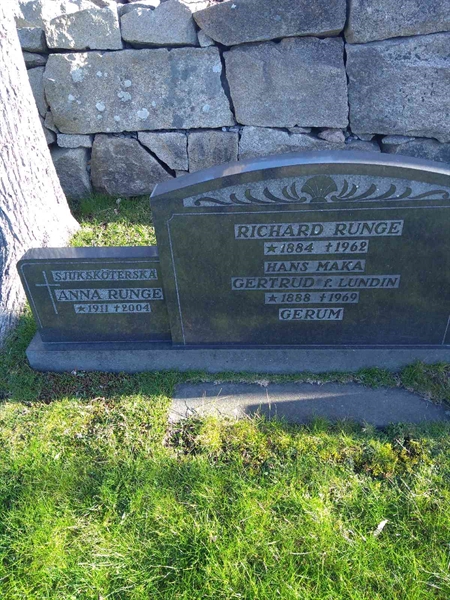 Grave number: TN 002  2047, 2048