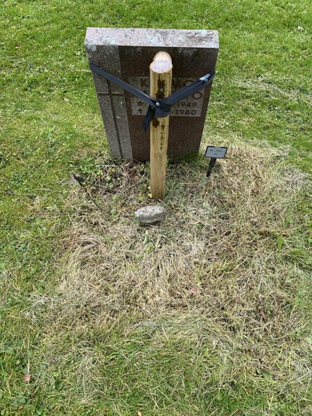 Hautatunnus: 2 E    79