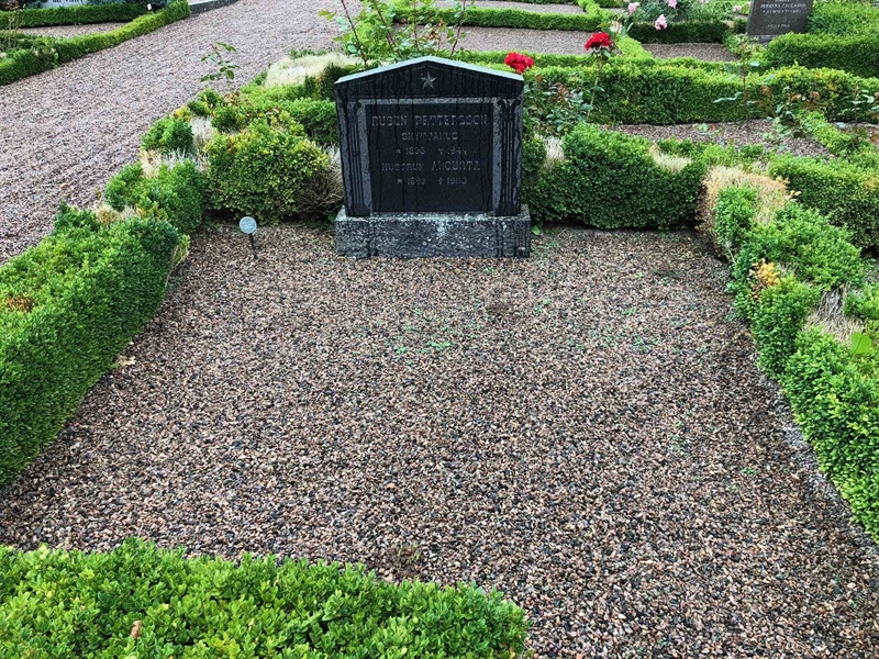 Grave number: Kå 41    45, 46