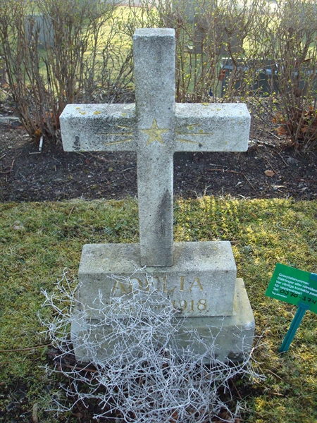 Grave number: KU 03    65
