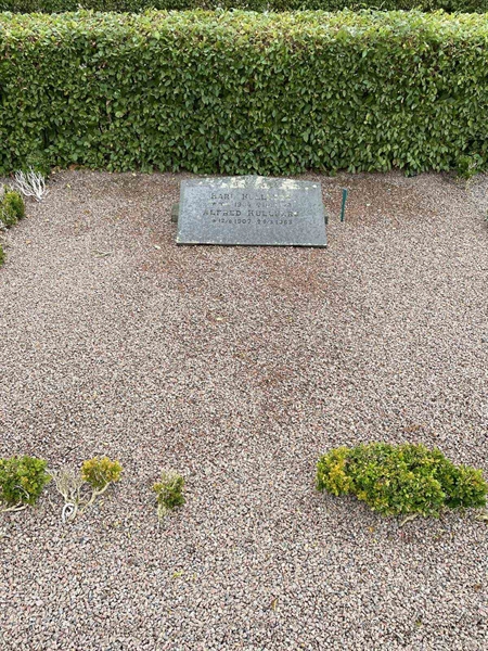 Grave number: EK I 1    37