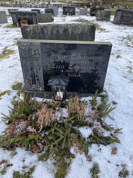 Grave number: Lax mell Kv4 130+131