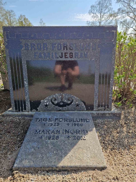 Grave number: 501 04 450-452
