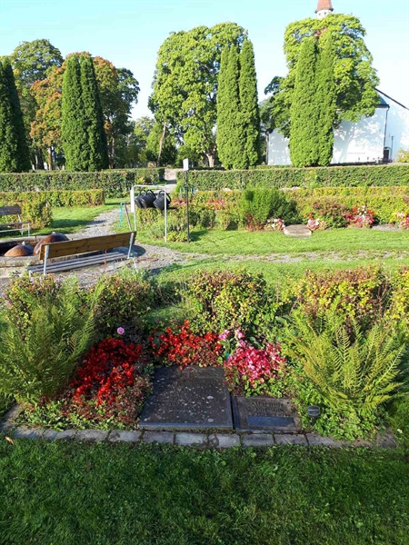 Grave number: NK F G   212