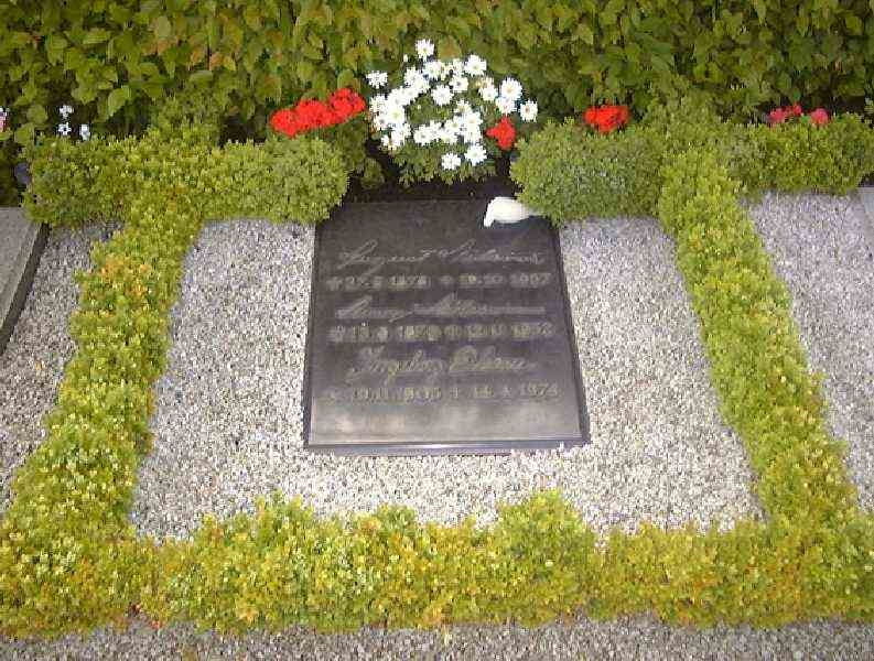 Grave number: NK Urn r    18