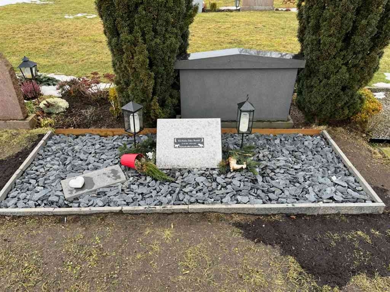 Hautatunnus: 5 E    66, 67