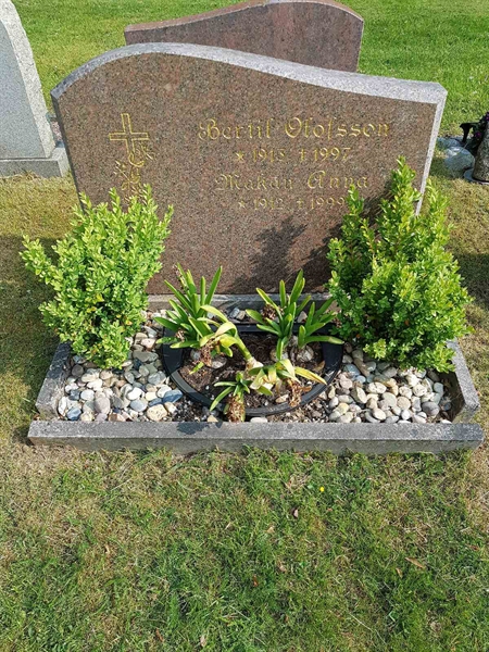 Grave number: 01  4057