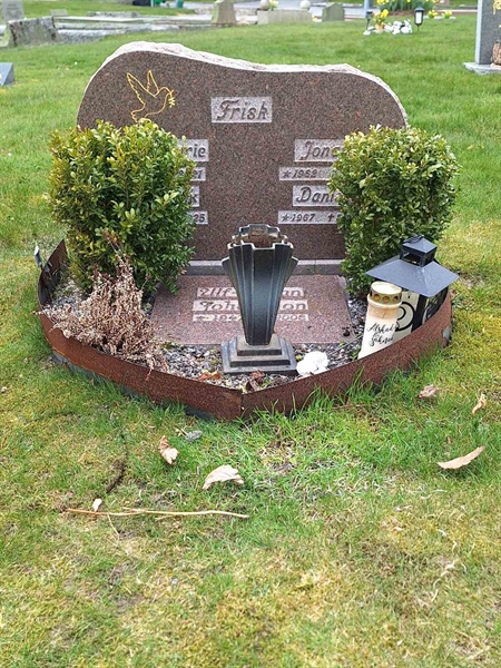 Gravnummer: 3 05    25