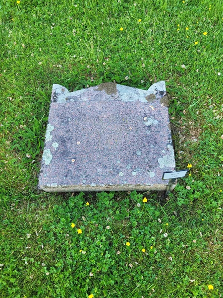 Grave number: kö 01 08   243