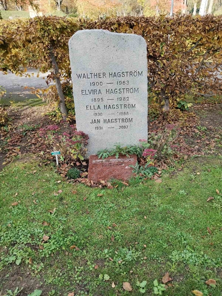Grave number: Ö 30y    11a, 11b