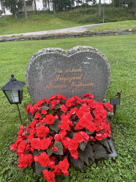 Grave number: R 4 61-62
