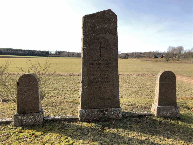 Grave number: FÄ G    13, 14