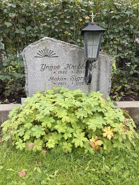 Grave number: 3  2437
