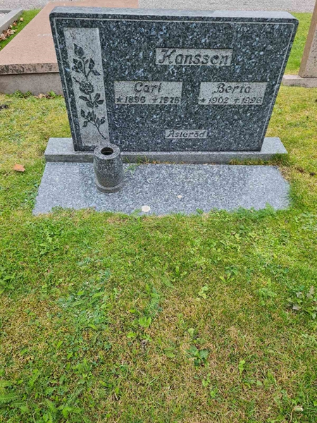 Grave number: F 04   311, 312