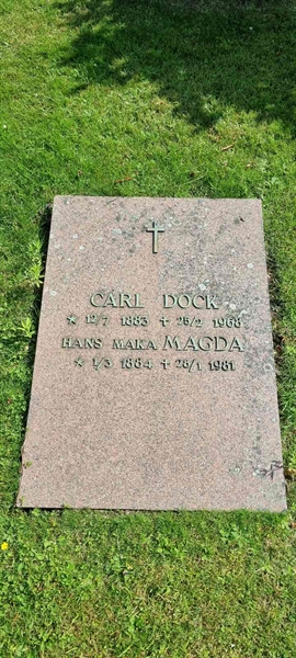 Grave number: LM 1 06  009