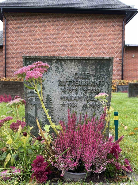 Grave number: 1 24    140