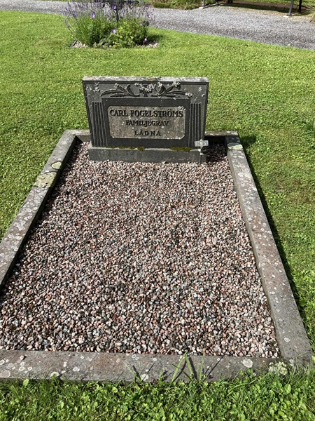 Grave number: 1 14    12