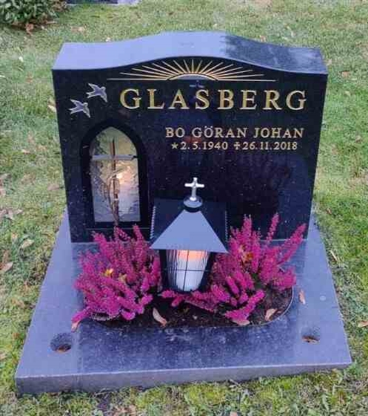 Hautatunnus: 1 GC 03     23-24