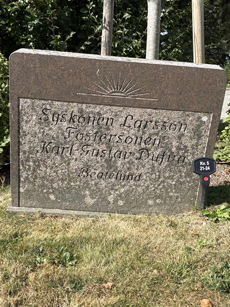 Grave number: 33 5    21-24