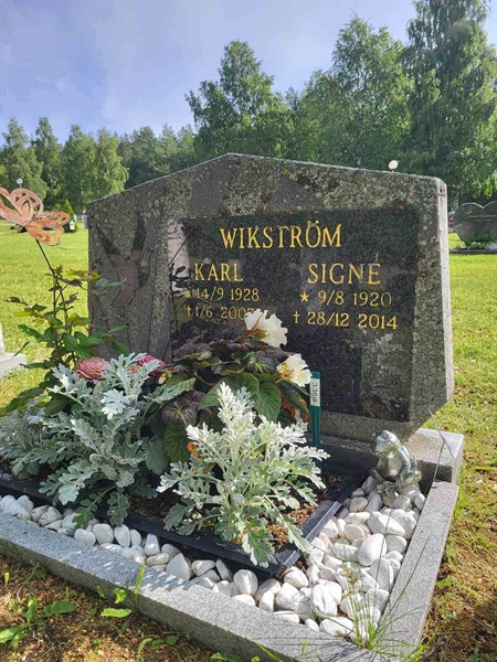 Grave number: 001 4  3369