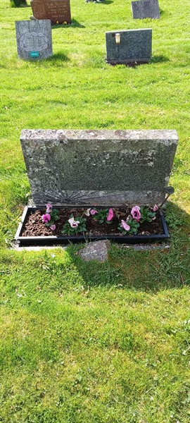Grave number: 3 Nya L     3-4