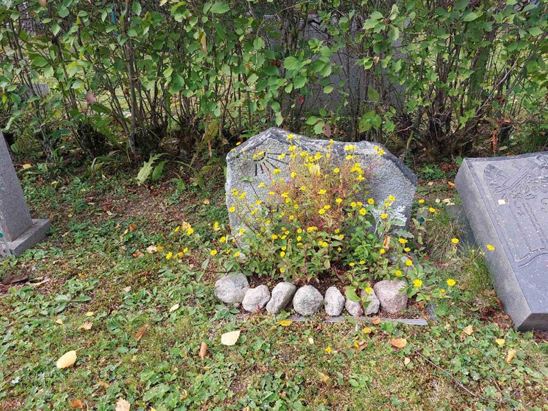 Grave number: FÖ 5    70