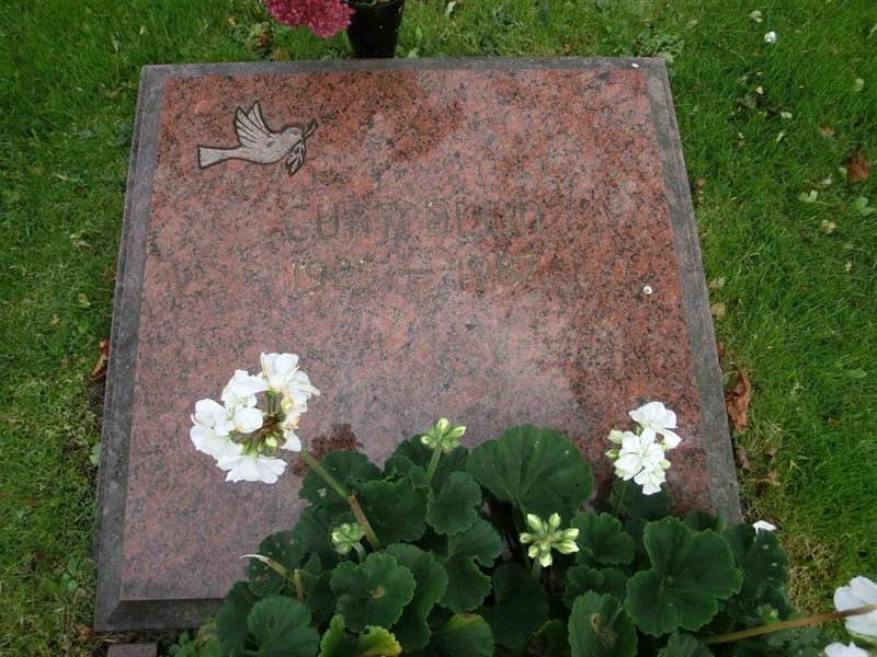 Grave number: ÖT URN    421