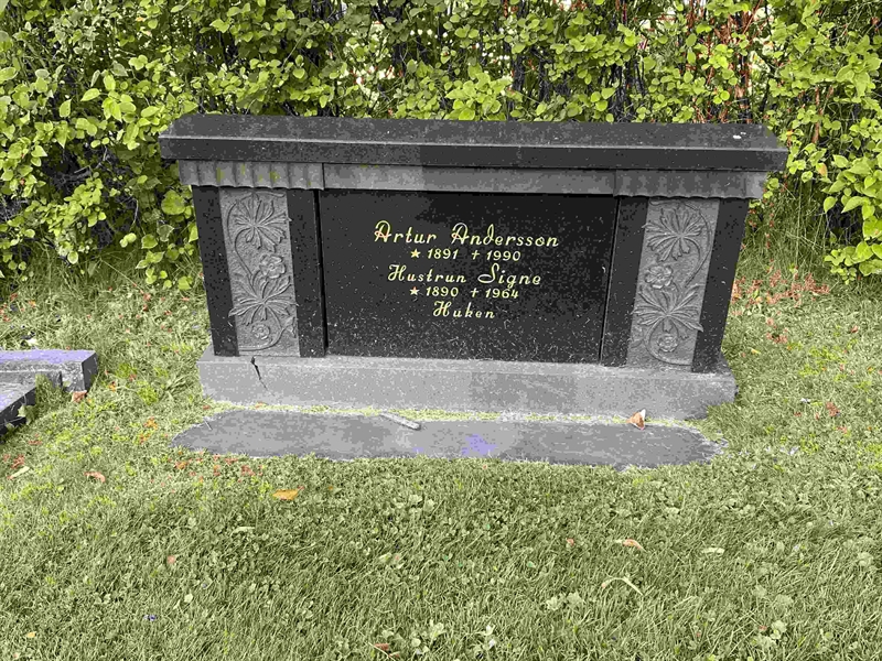 Grave number: 1 04     8