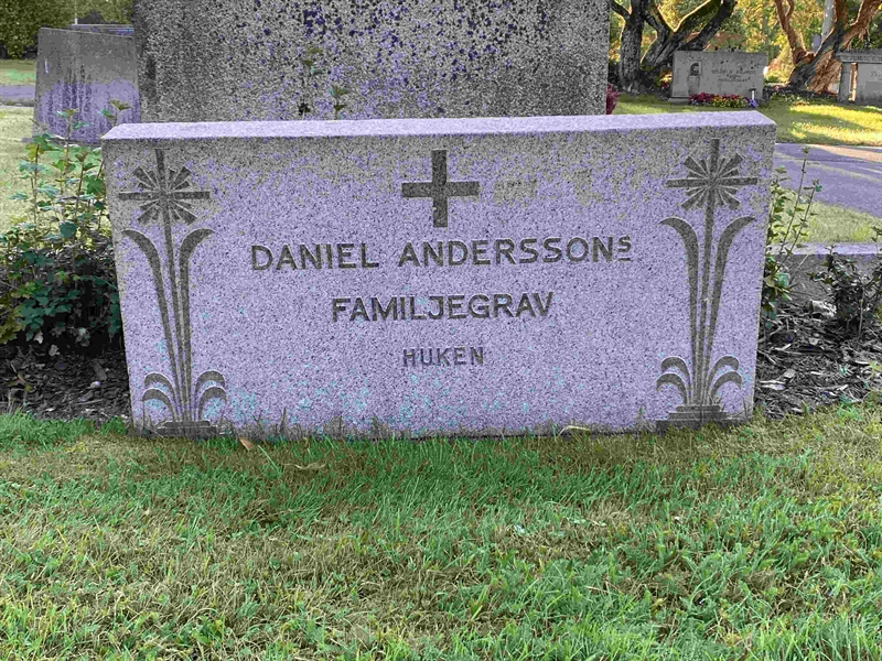 Grave number: 1 04    17