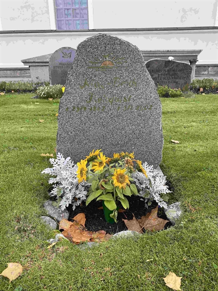 Grave number: 1 05    61