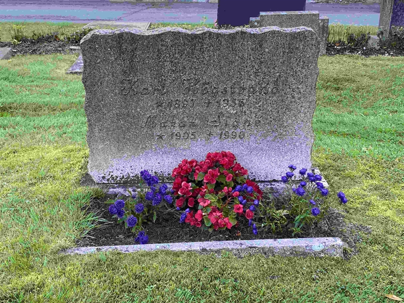 Grave number: 1 05    58