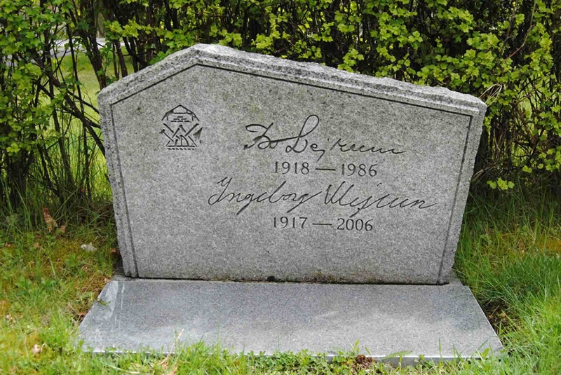 Grave number: 1 05   112-113