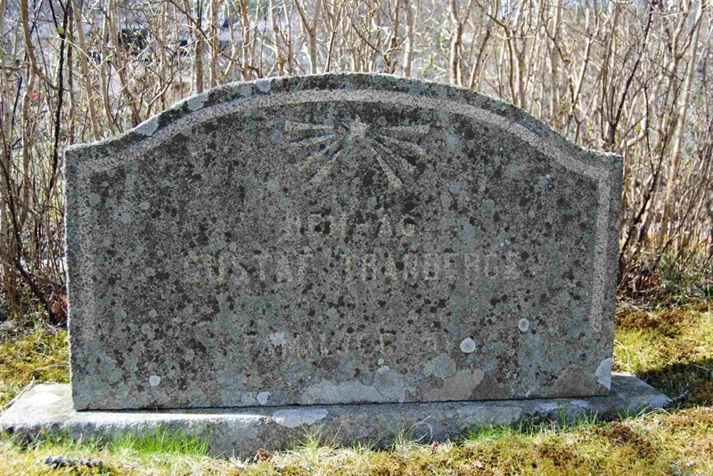 Grave number: 1 05     4
